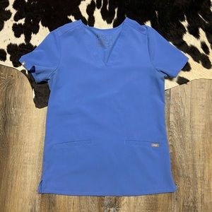 figs | two pocket scrub top